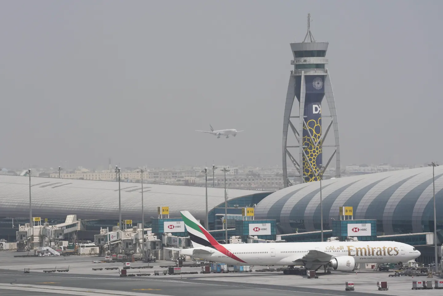 ✈️ Gulf Countries Reopen Airspace After Iran Missile Strike on U.S. Base in Qatar